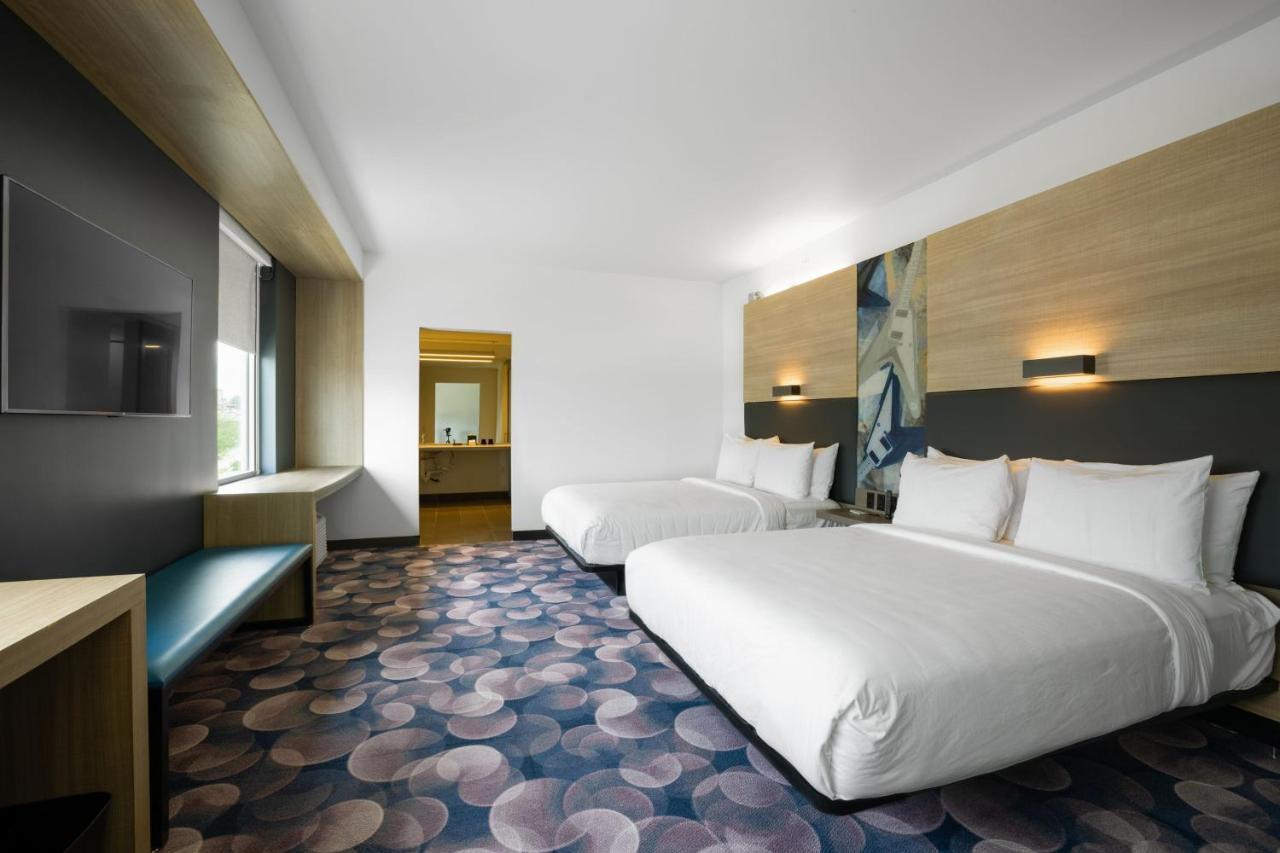 Aloft, Guest room, 2 Queen