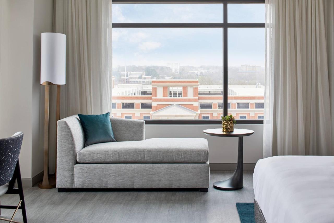 Corner King Room