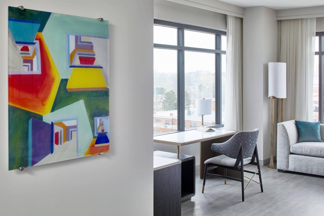 Corner King Room