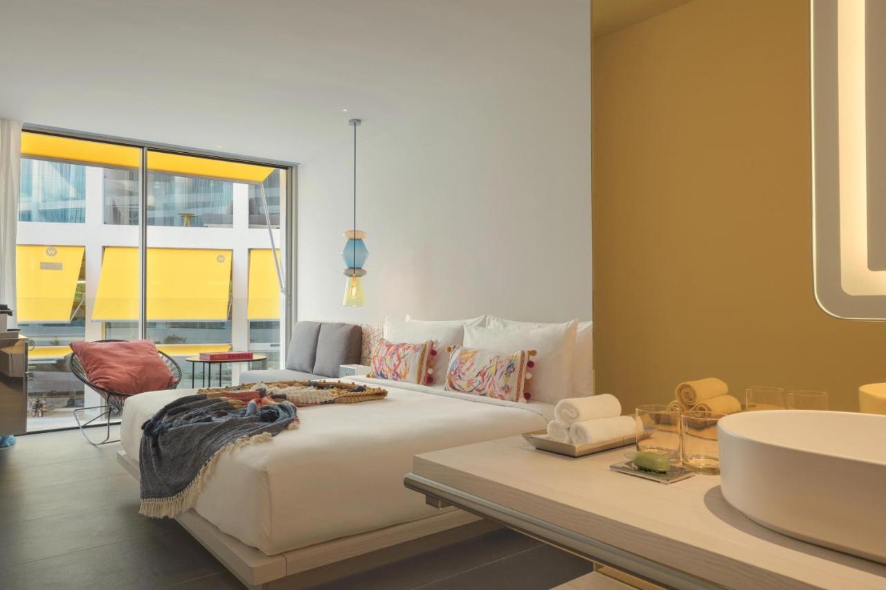 Habitación Superior con cama extragrande, vistas al mar y balcón