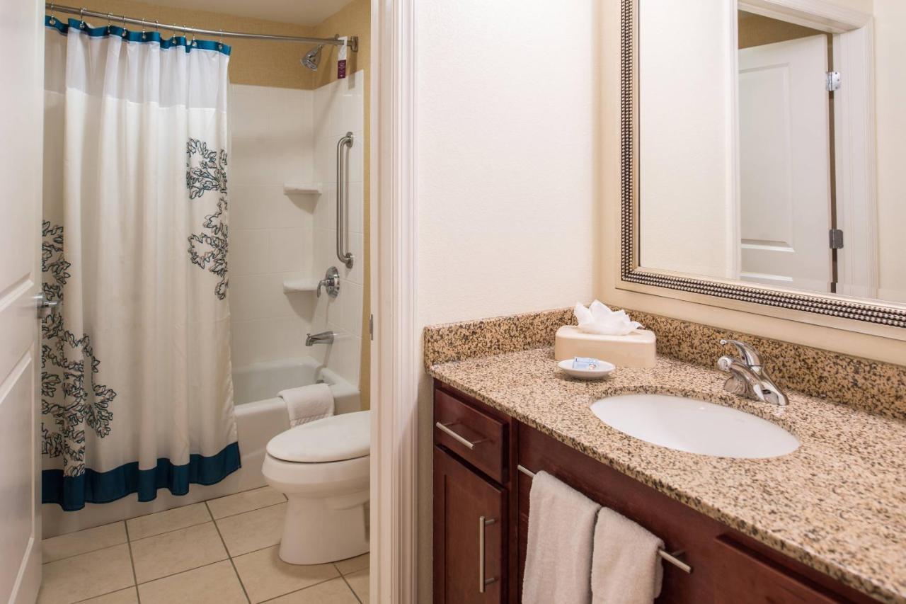 Executive Suite,1377363470:JPEG