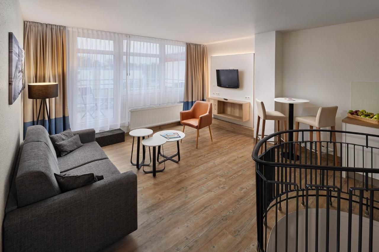 Penthouse Apartment,1351060069:JPEG