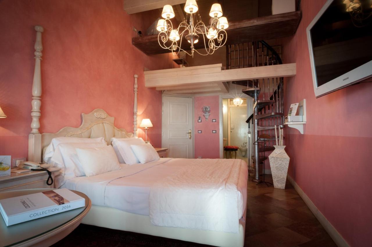 Deluxe Double Room Lake View