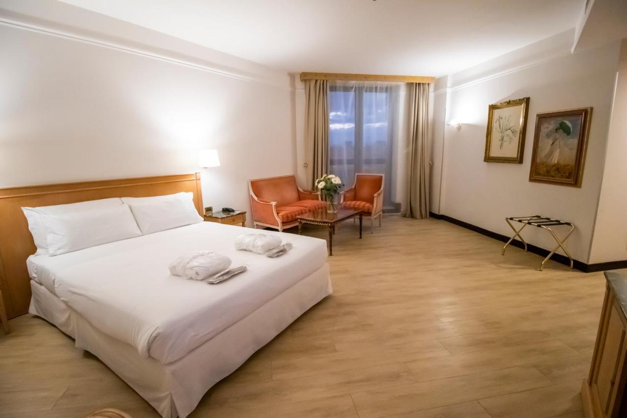 Junior Suite,1351216702:JPEG