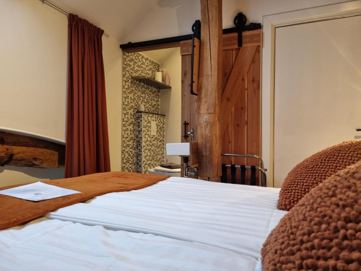 Double Room,1351635106:JPEG
