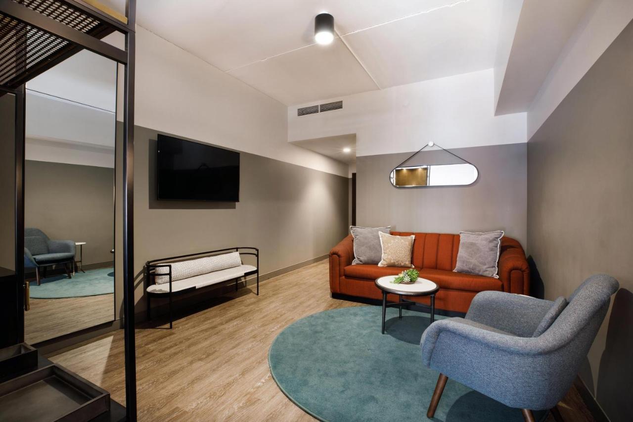 Deluxe King Room Sofa Bed