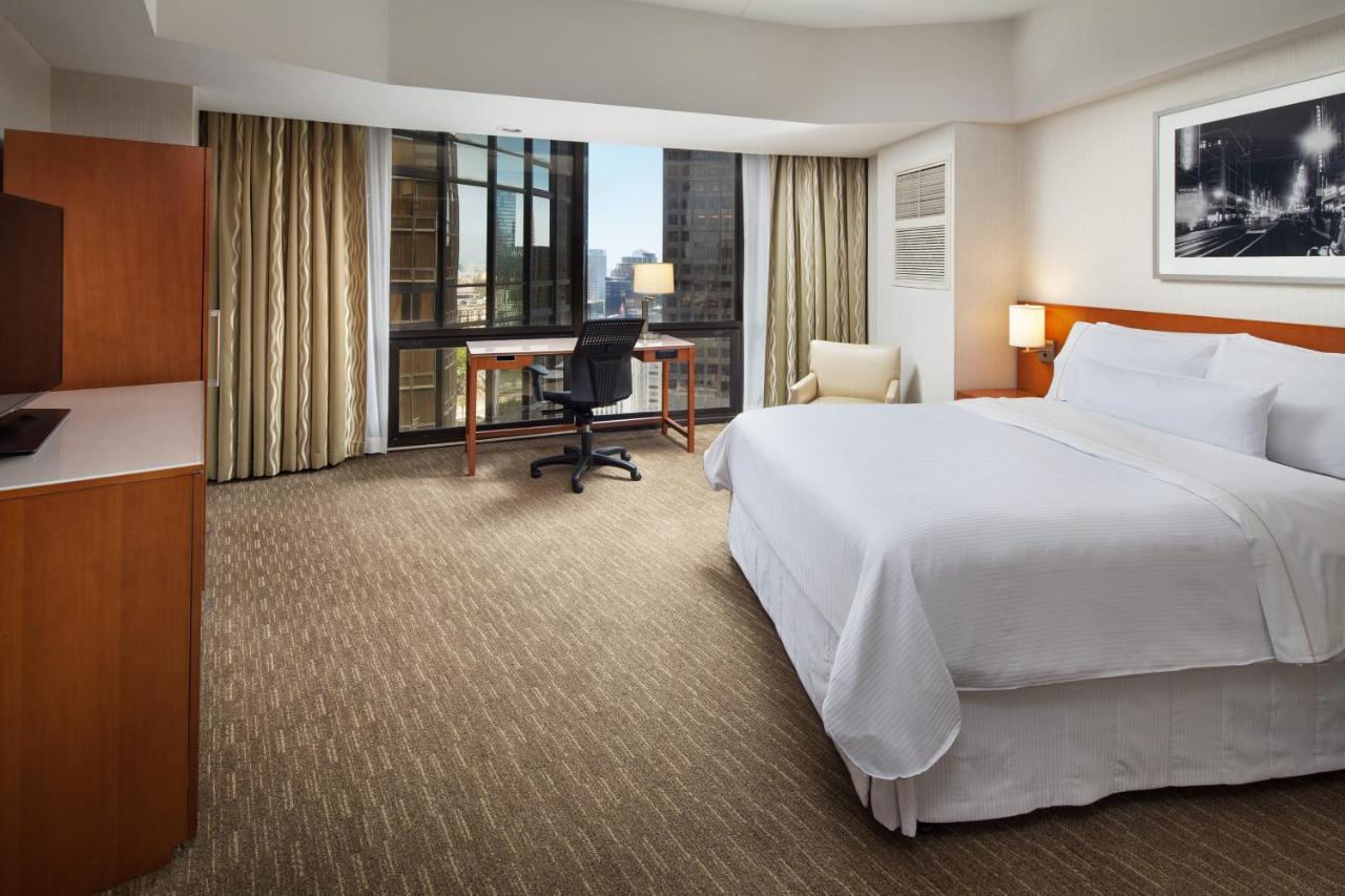 Accessible room, Roll-In Shower, City View,1499762776:JPEG