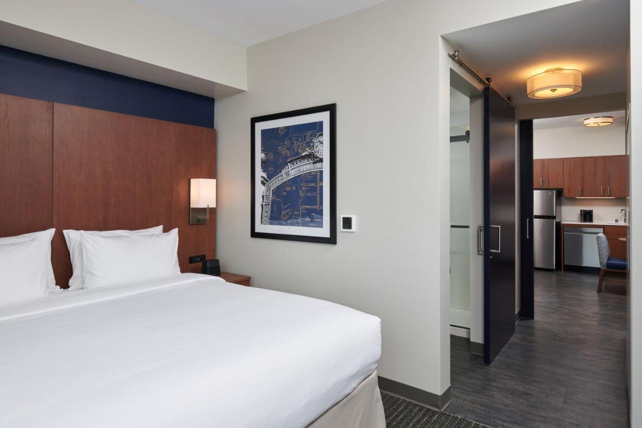 1 Bedroom Suite 1 King Bed Sofa bed