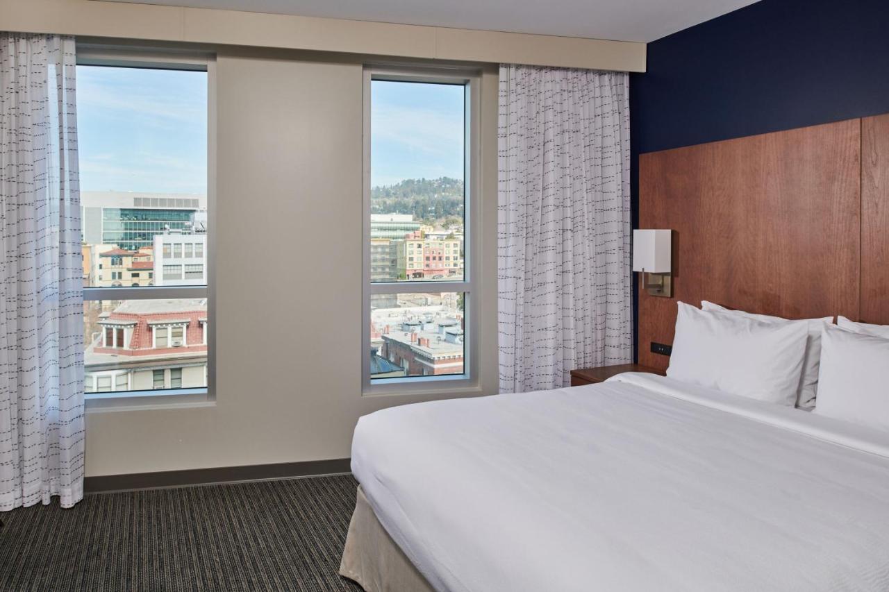 1 Bedroom Suite 1 King Bed Sofa bed City View