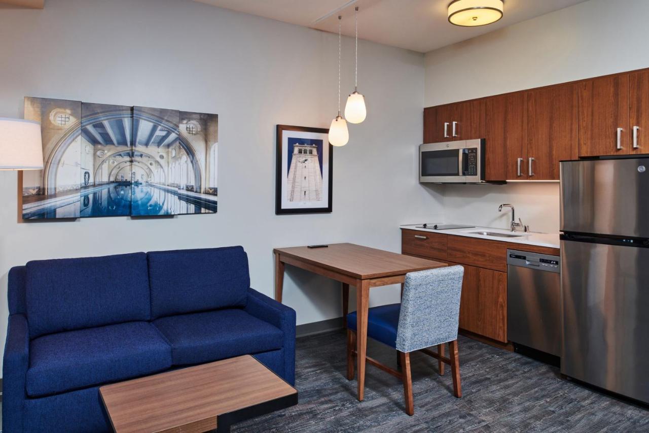 1 Bedroom Suite 1 King Bed Sofa bed