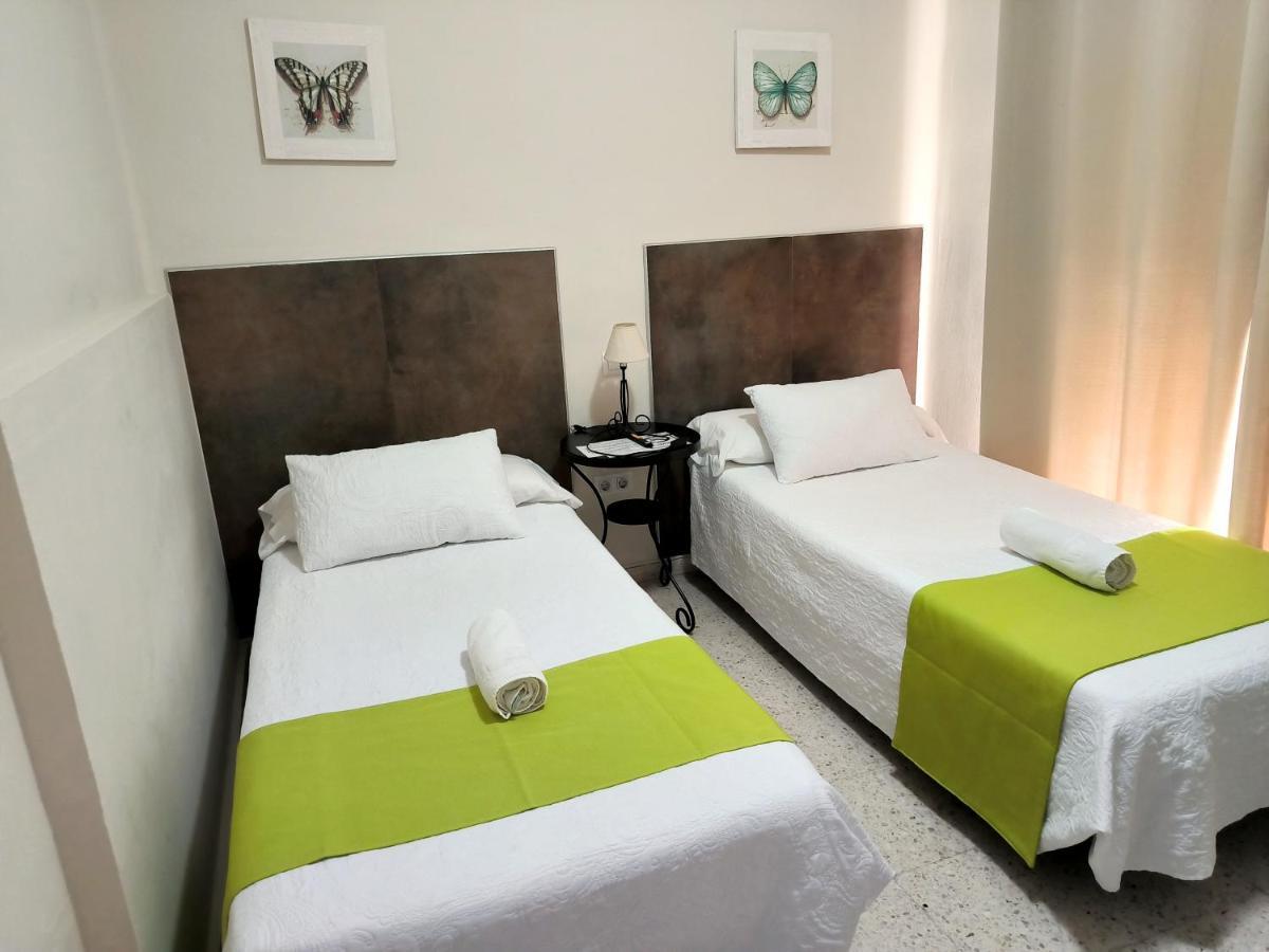 Twin Room,1355994929:JPEG