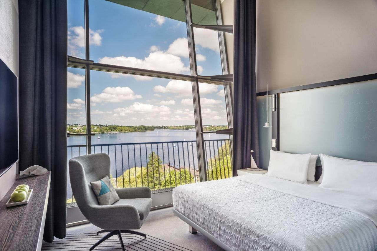 Duplex Lake Suite Bi-level Suite Alster view,1710290374:JPEG