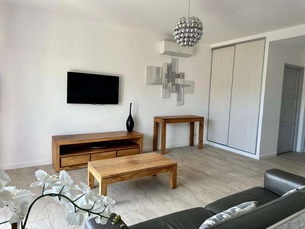 One-Bedroom Apartment,1356451598:JPEG