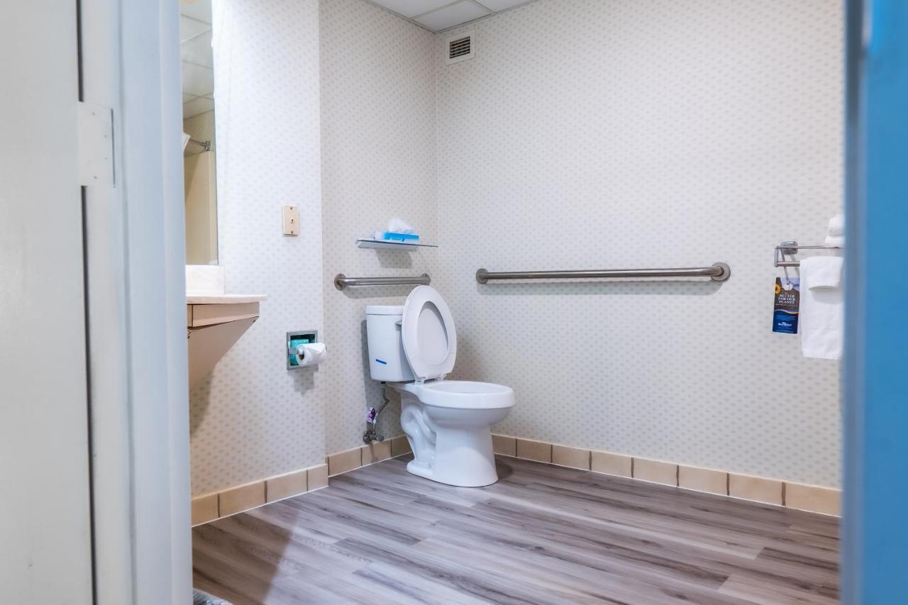 King Room Mobility Access or Non-Smoking