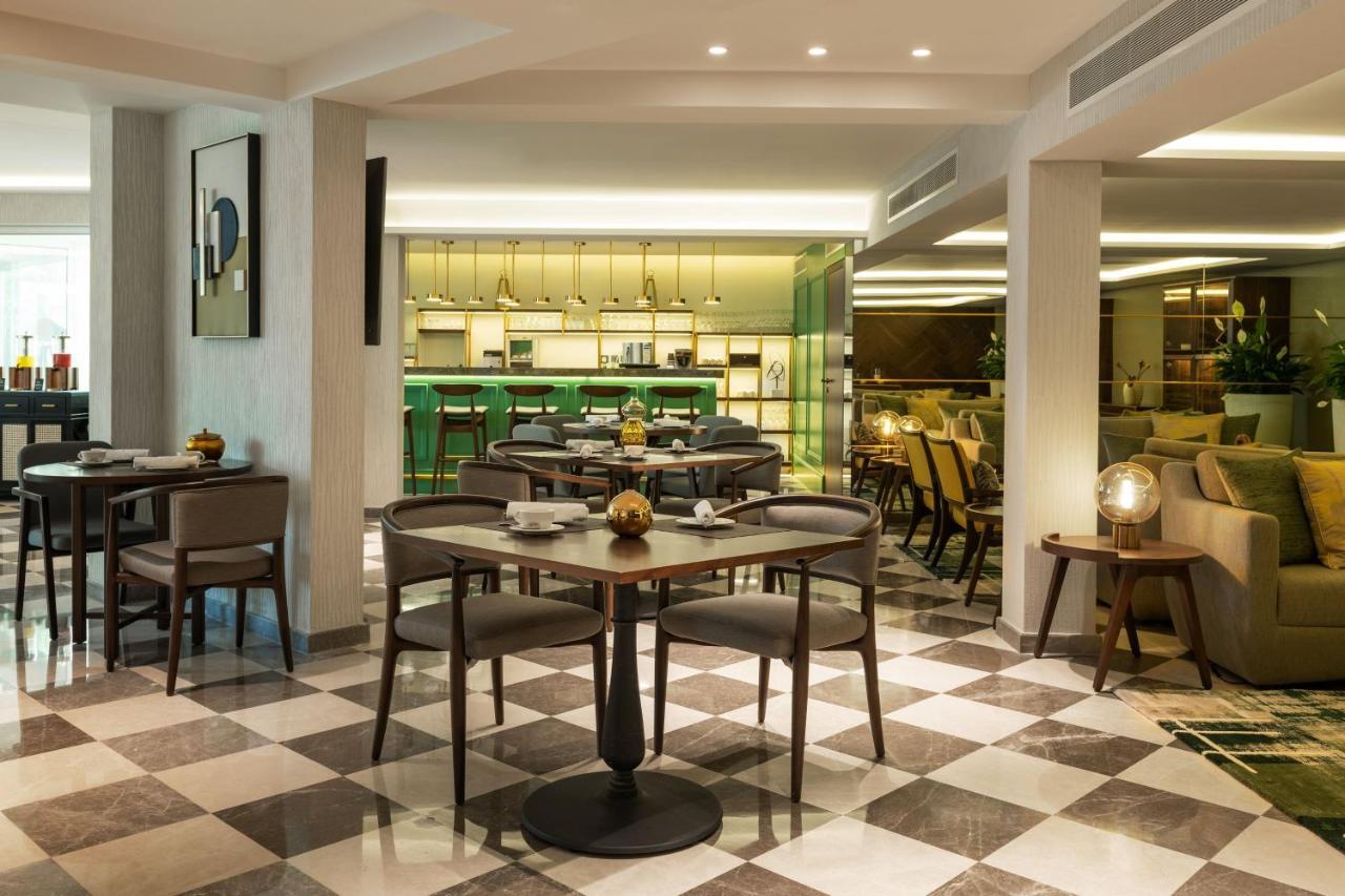 Le Meridien Club Room Garden View Executive Lounge Access