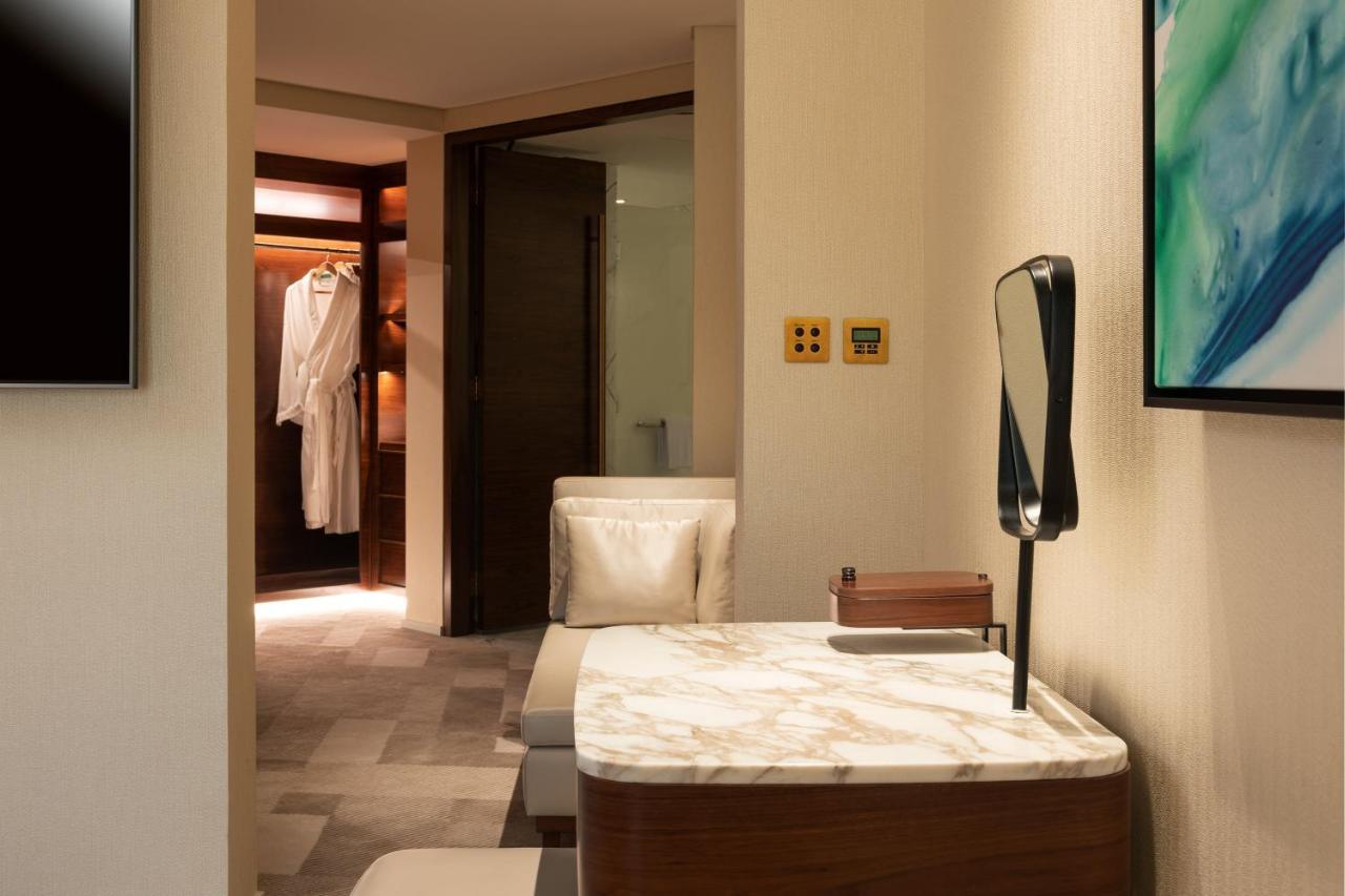 Premium Suite Larger Suite Garden View Executive Lounge Access
