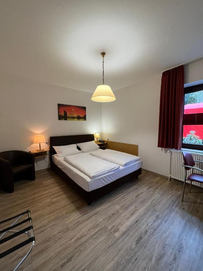 Standard Queen Room