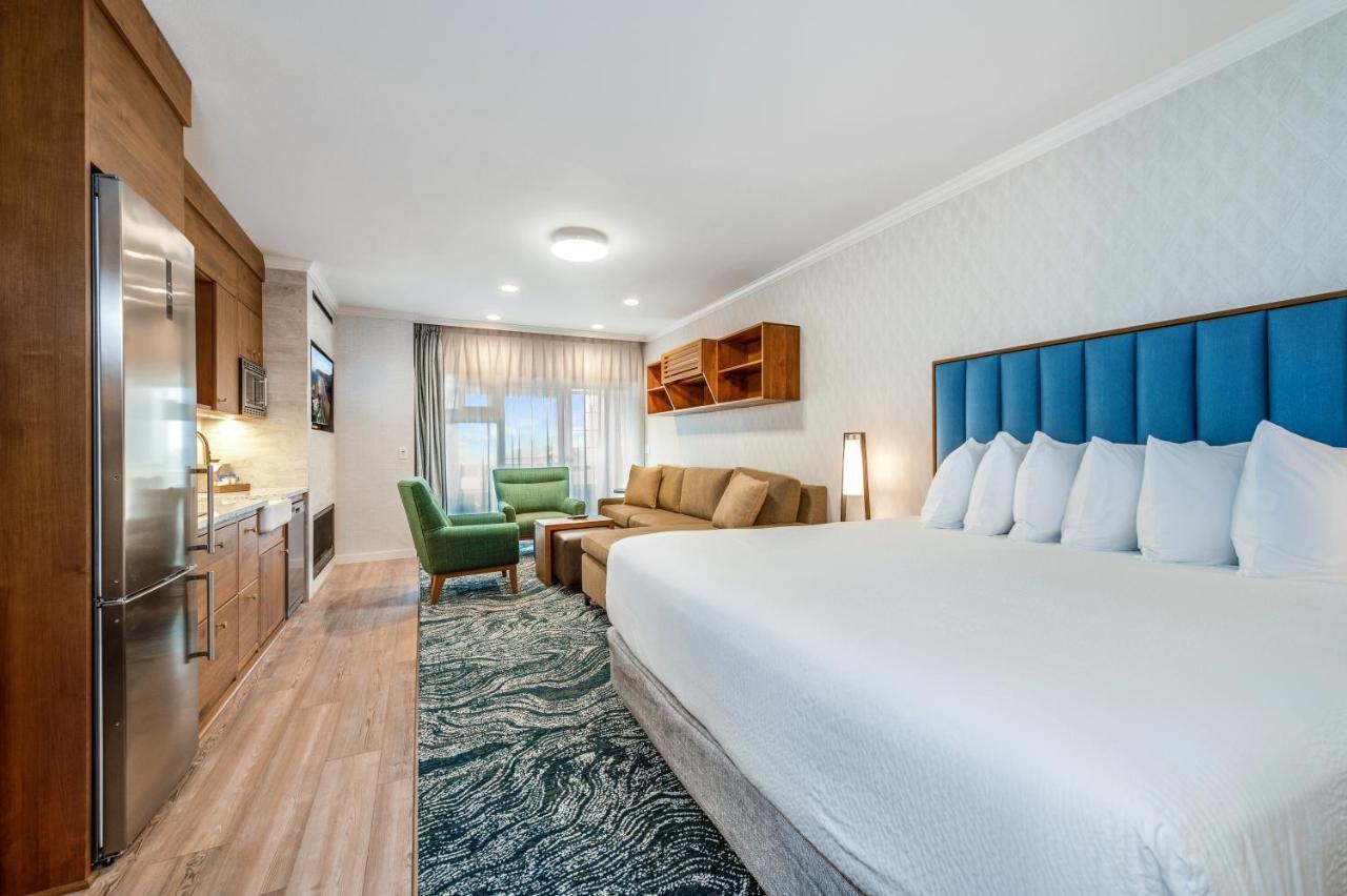 Pet Friendly Pacific Suites Two King Non-View
