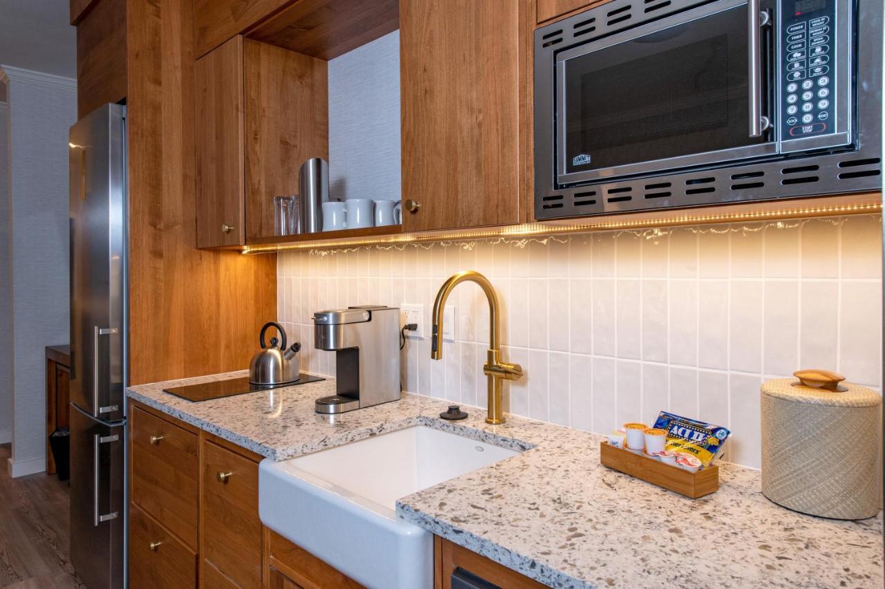 Pet Friendly Pacific Suites Two King Non-View