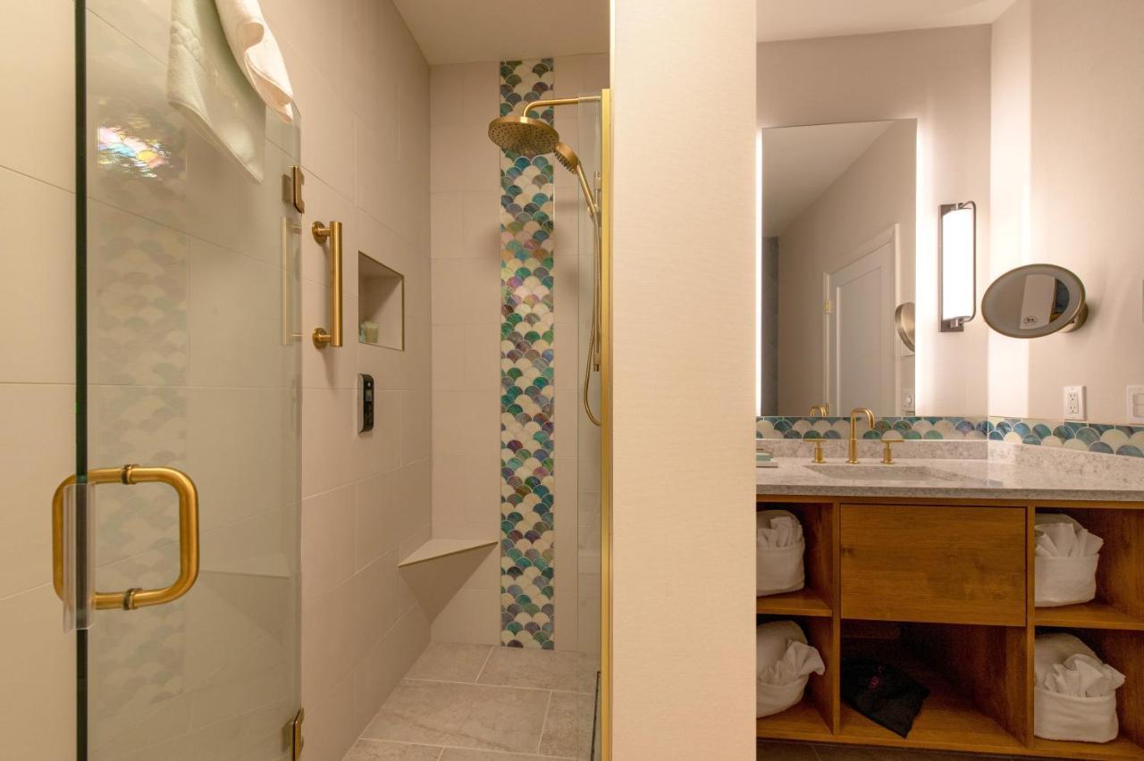 Pet Friendly Pacific Suites Two King Non-View
