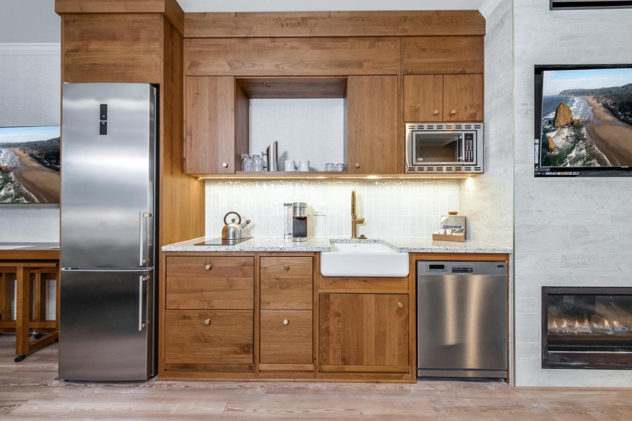 Pet Friendly Pacific Suites Two King Non-View