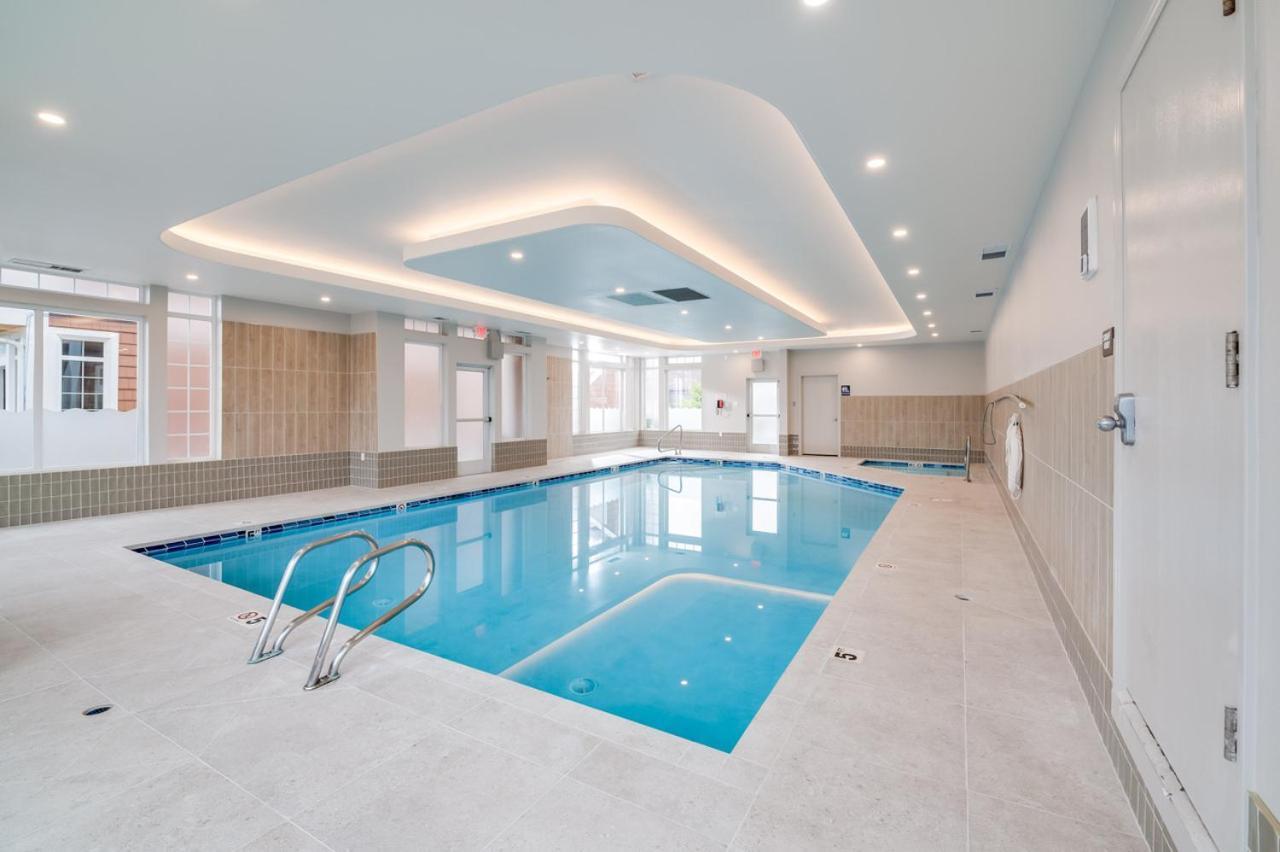 Pet Friendly Pacific Suites Two King Non-View