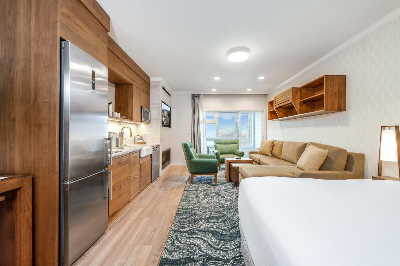 Pet Friendly Pacific Suites Two King Non-View
