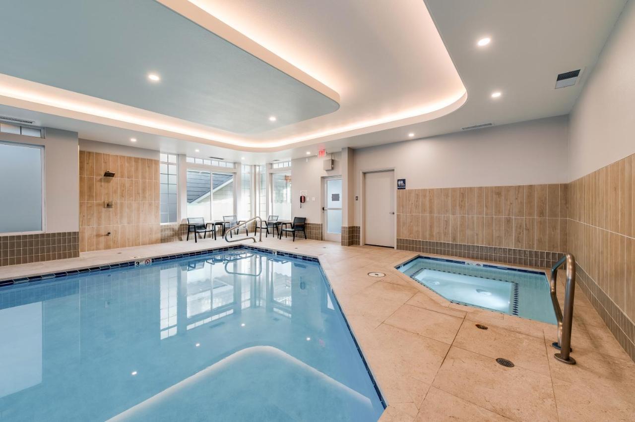 Pet Friendly Pacific Suites Two King Non-View