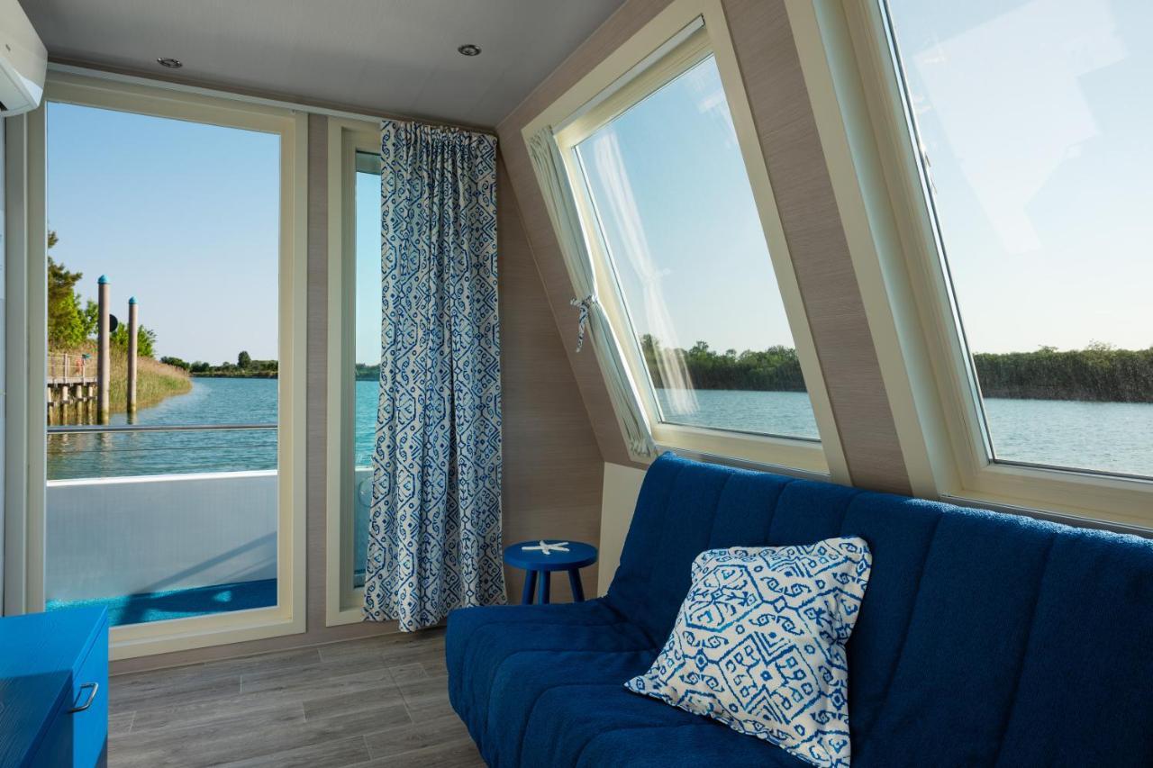 Houseboat River View
