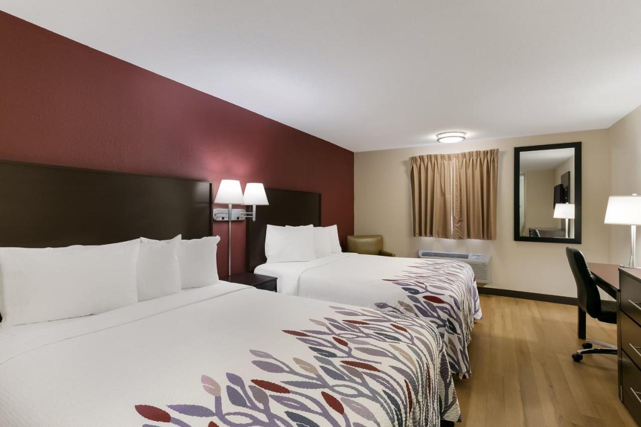 Deluxe Room Two Queen Beds Smoke