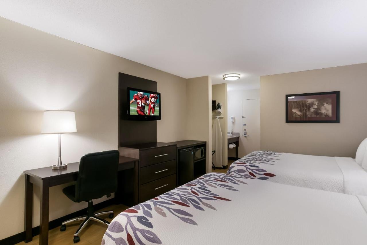 Deluxe Room Two Queen Beds Smoke