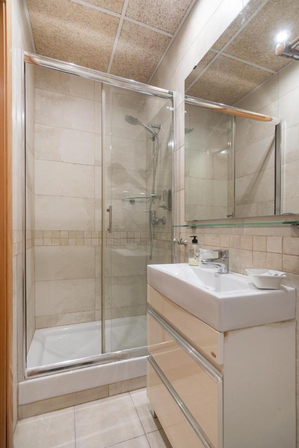 Single Room Private Bathroom