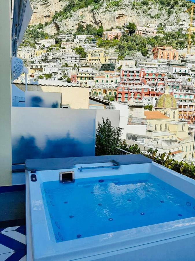Executive Suite outdoor Spa Bath
