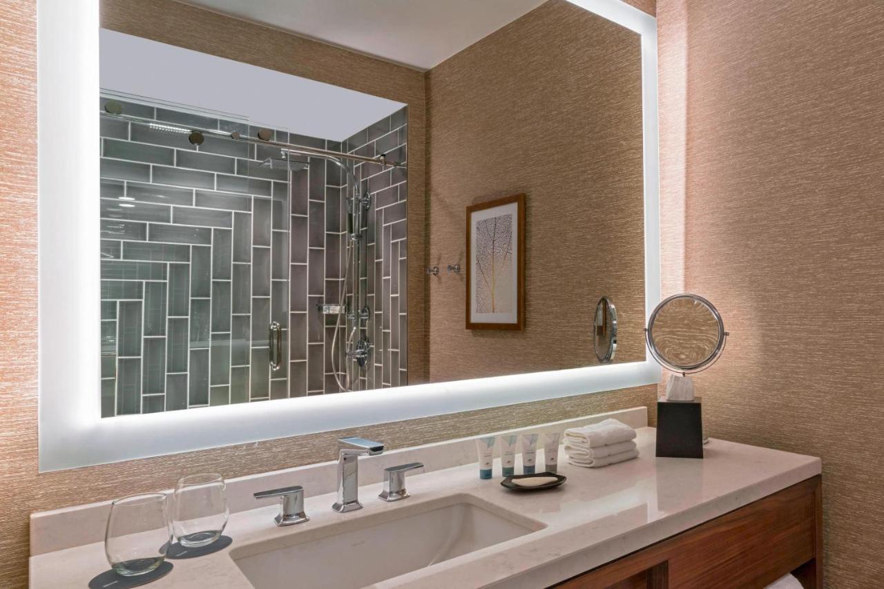 Traditional, Guest room, 2 Queen,1354092851:JPEG