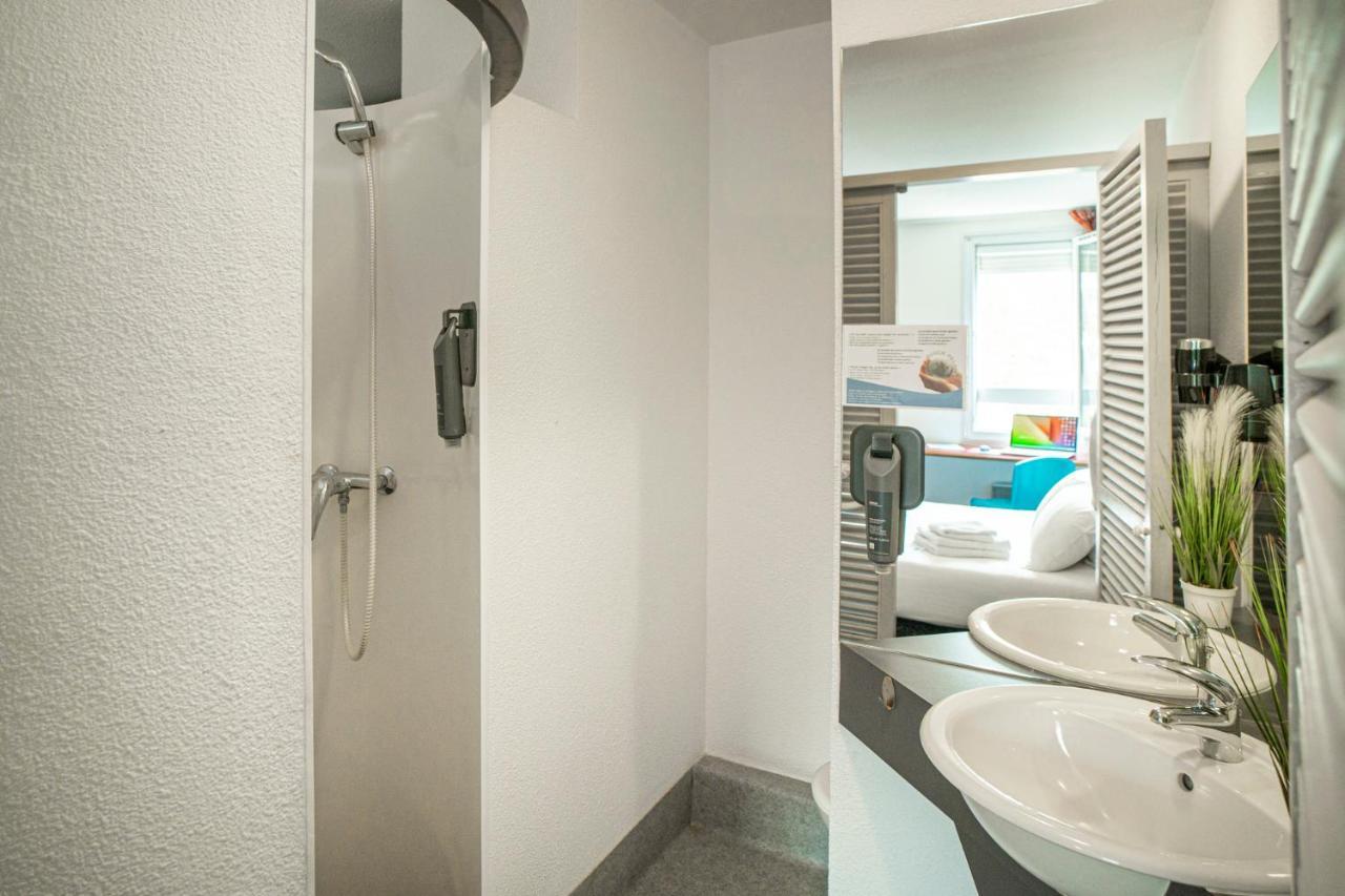 Double Room,1354143038:JPEG