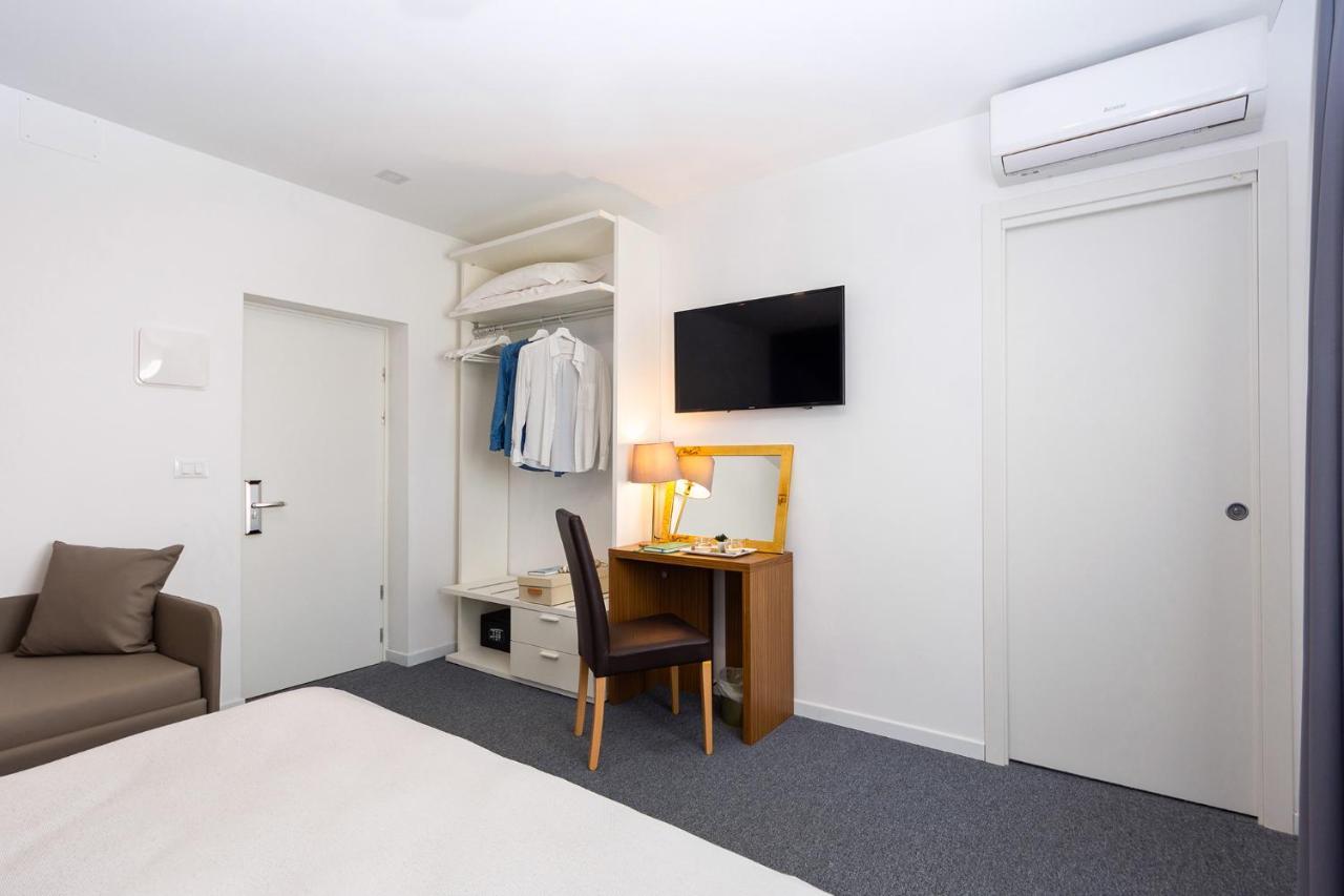 Double or Twin Room Extra Bed