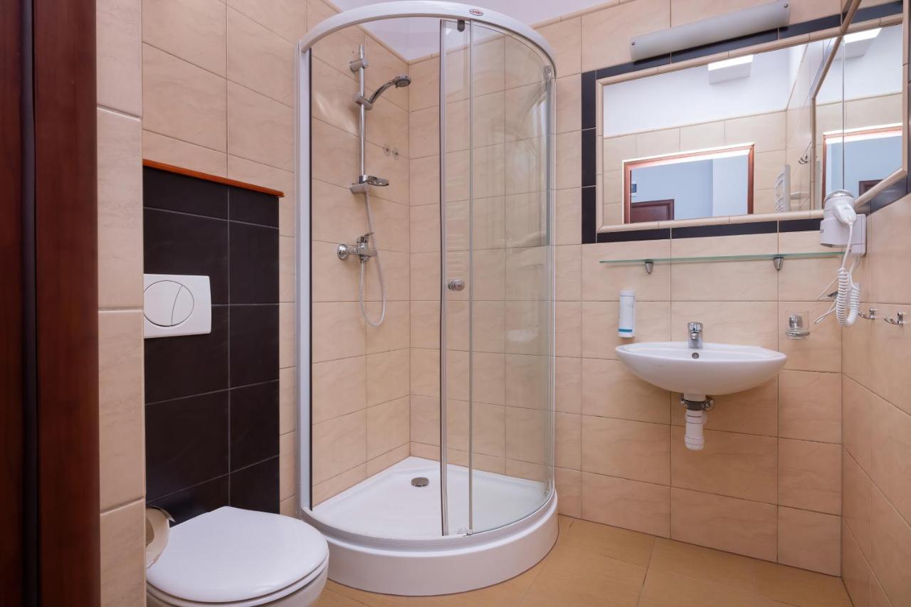 Quadruple Room,1084795858:JPEG