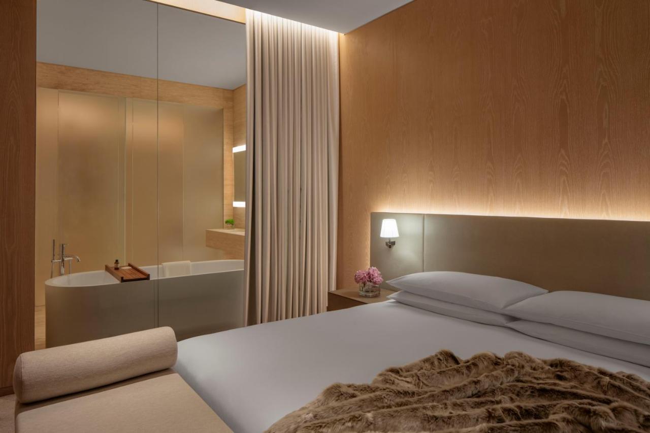 One-Bedroom Superior King Suite Balcony