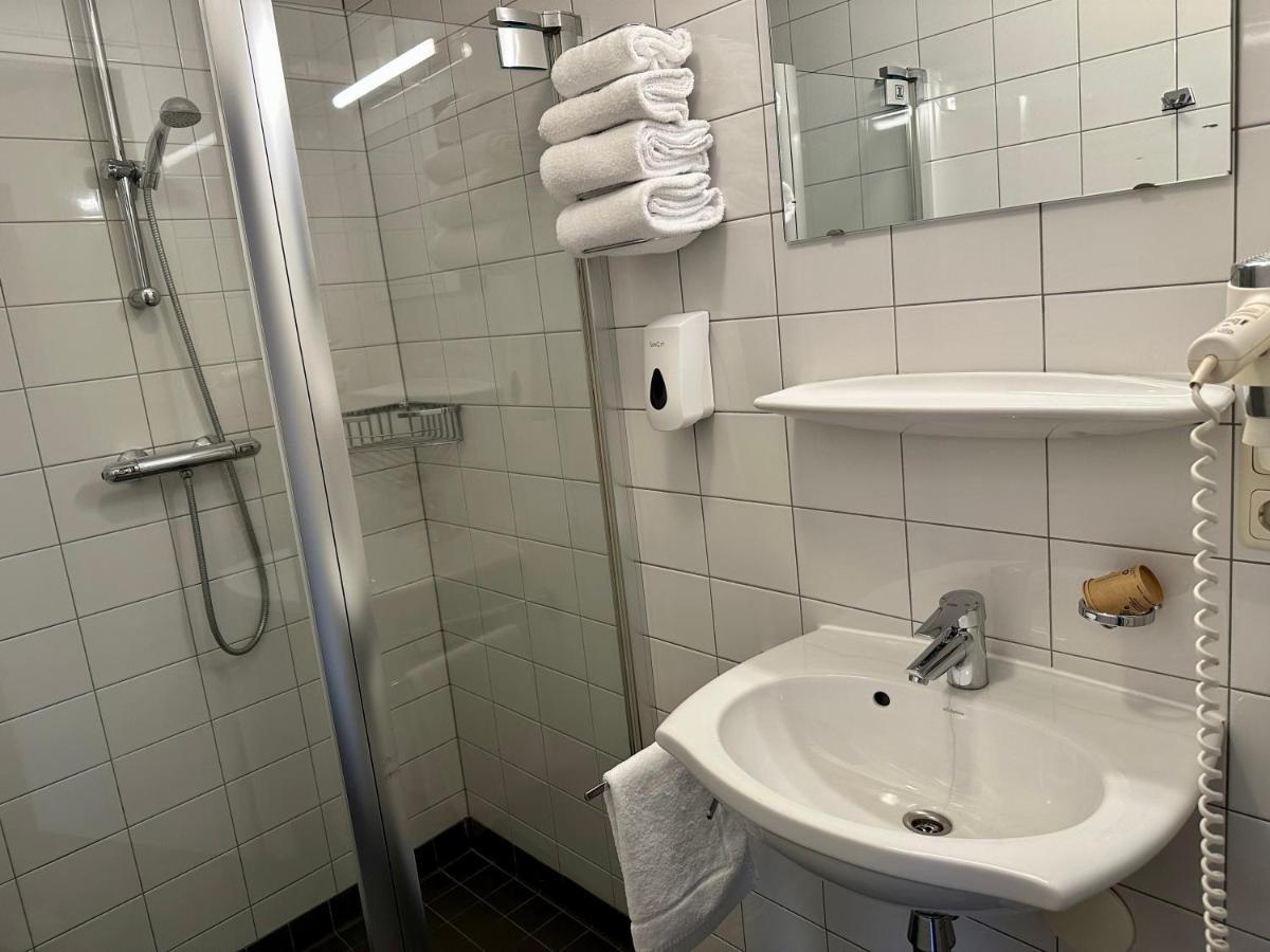 Standard Double Room Shared Toilet