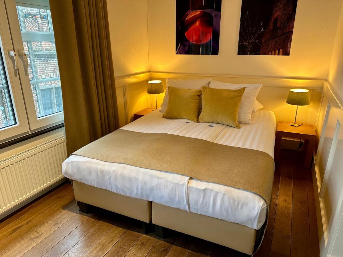 Standard Double Room Shared Toilet