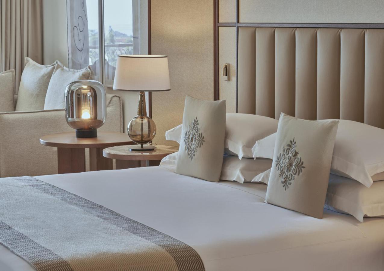 Grand Deluxe King Room