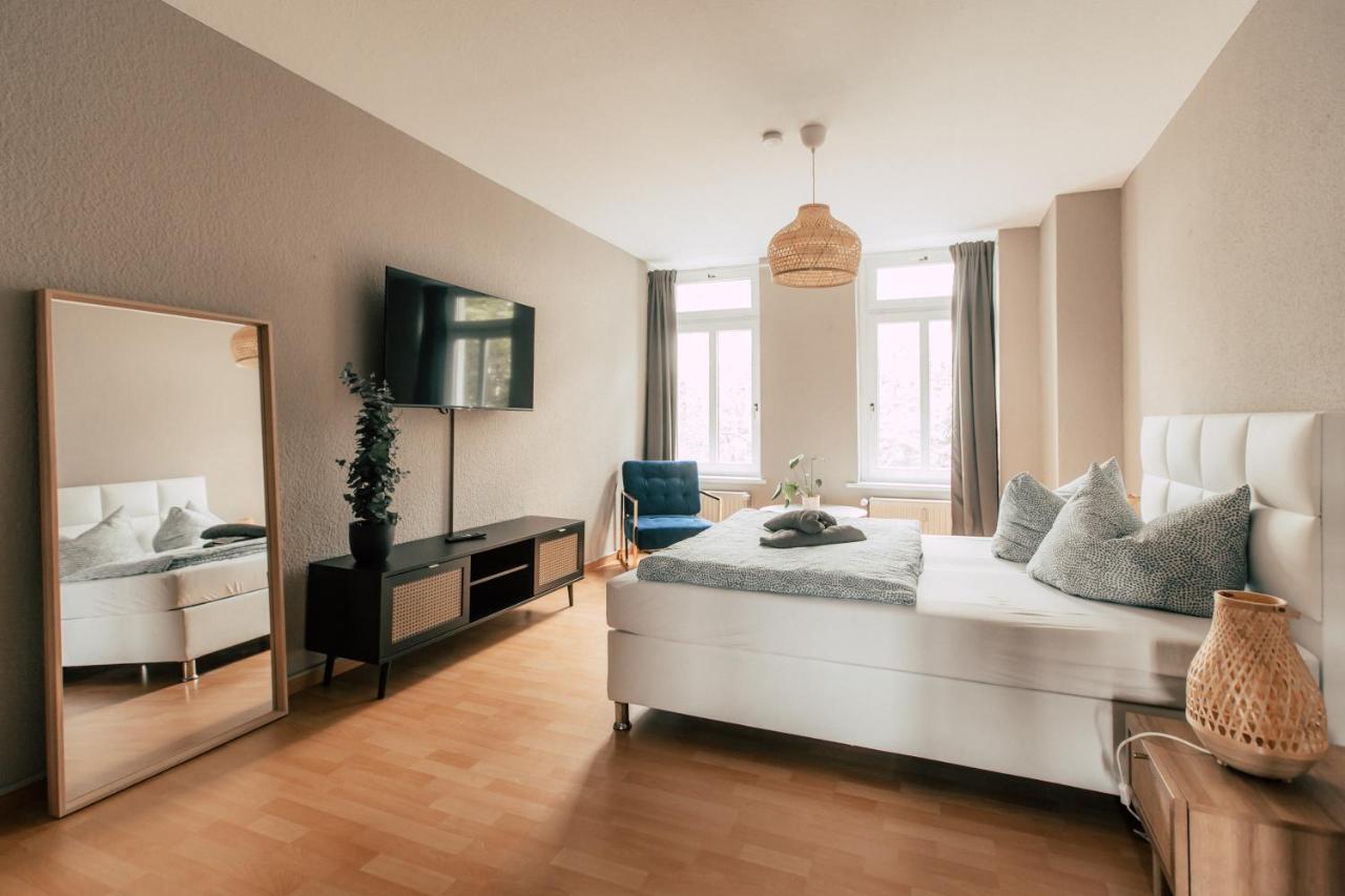 Two-Bedroom Apartment "Botanical" Kurt-Schumacher-Str 21