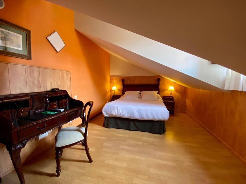 Economy Room