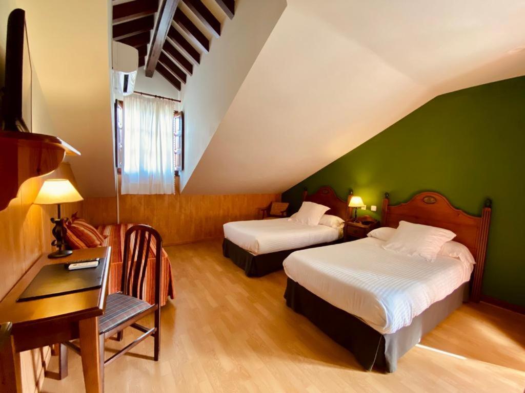 Economy Room