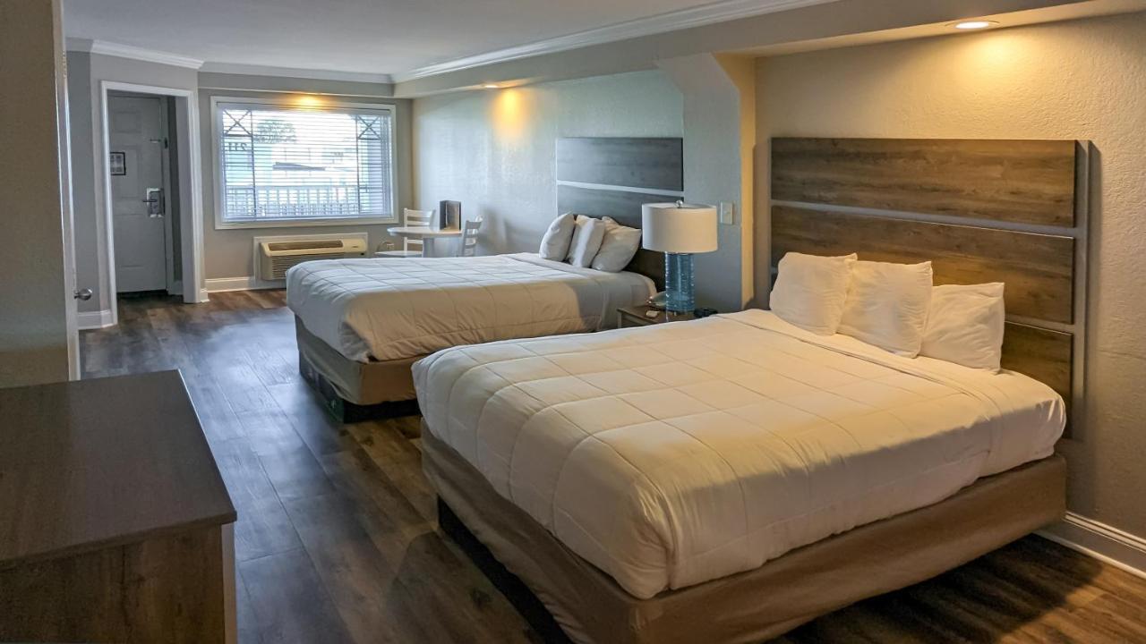 Island Double Room 2 Queen Beds,636110295:JPEG