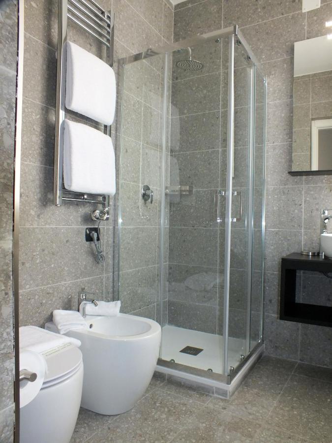 Small Double Room,1358196590:JPEG