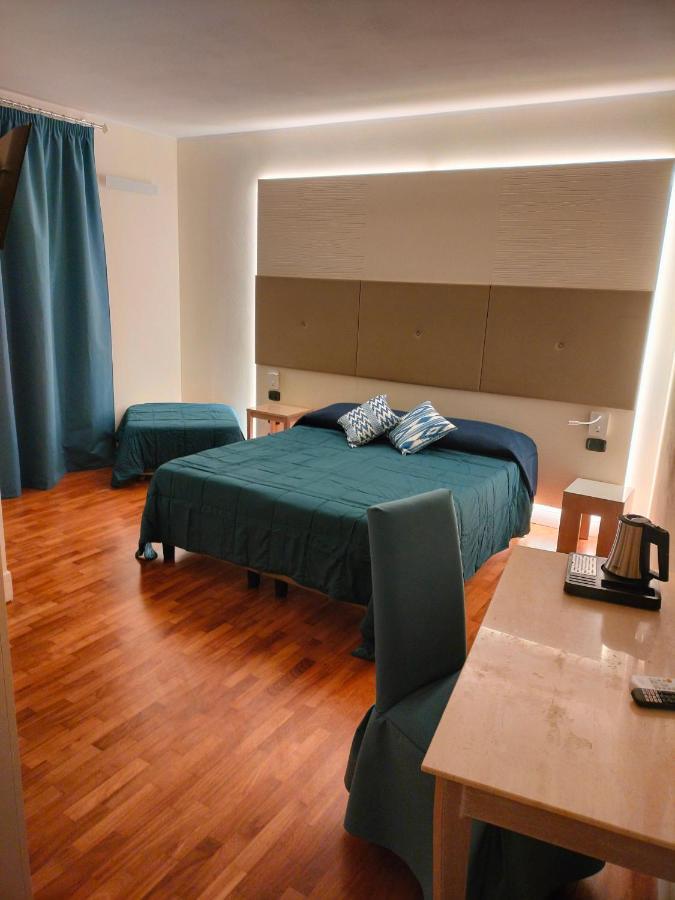Double or Twin Room Sea View,1358966372:JPEG