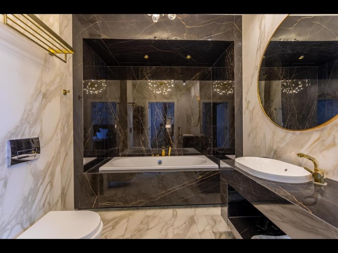 Deluxe Double Room Bath
