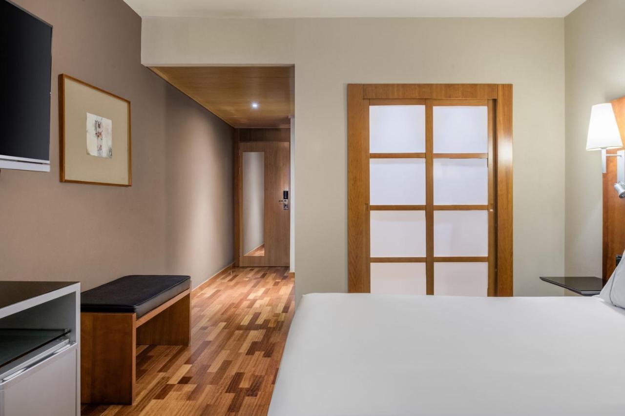 Standard Accessible King Guest room 1 King,1362991634:JPEG