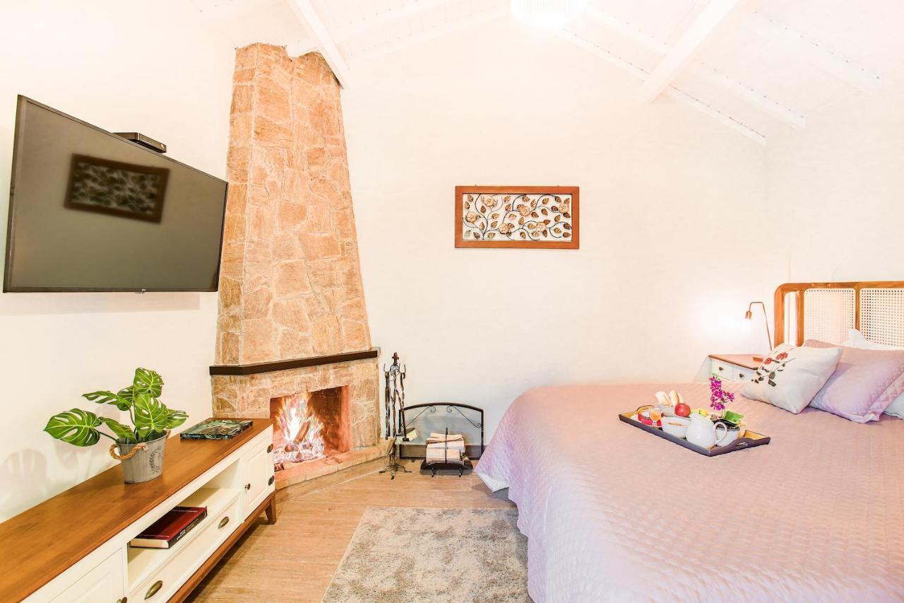 Chalé Deluxe com Hidromassagem e Chuveiro Duplo